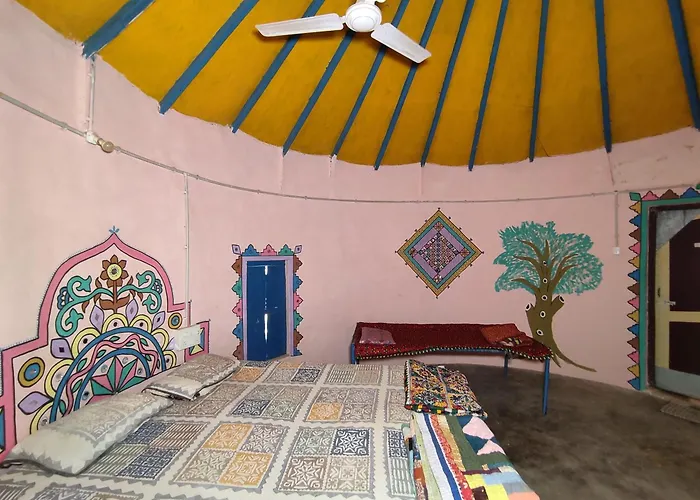 White Rann Homestay