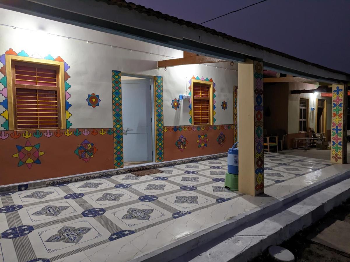 White Rann Homestay