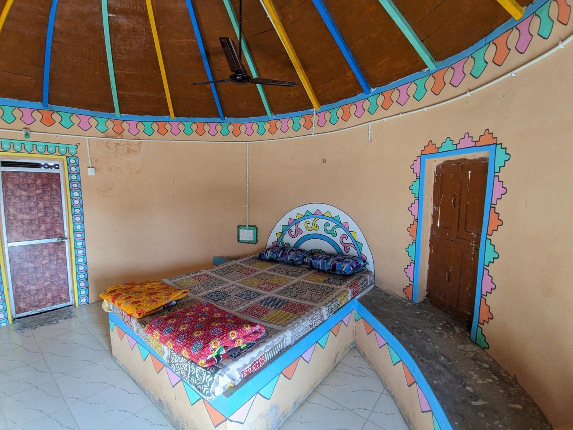 White Rann Dhordo
